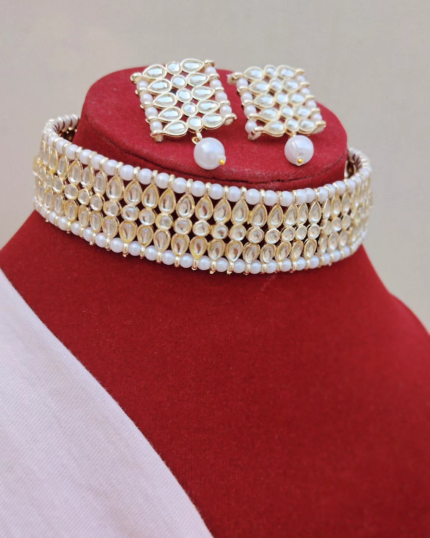 Arya Kundan Pearl Choker Set - White