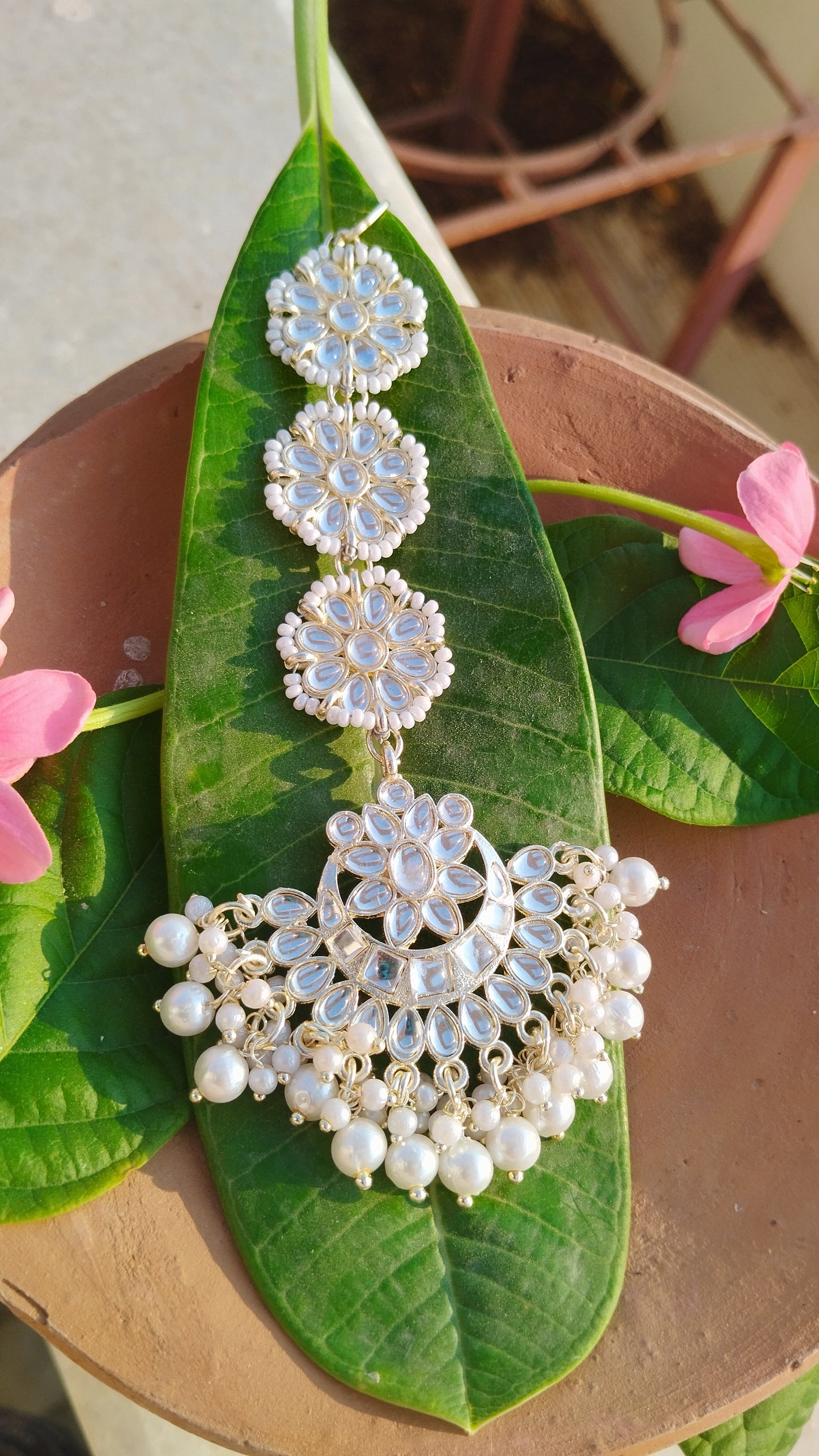 Mrunal Floral Kundan Pearl Maangteeka