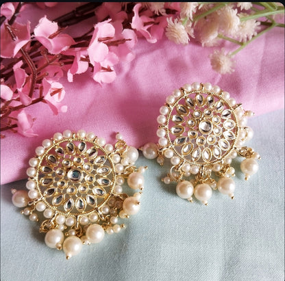 Ashmita Pearl Earrings wuth Maangteeka Set