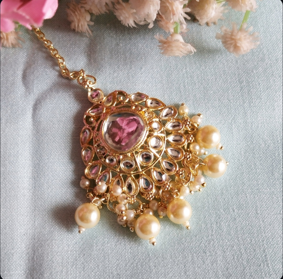 Soumya Kundan Necklace with Maangteeka